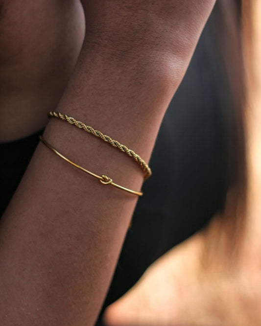 Dainty Knot 18K Gold Plated Bangle