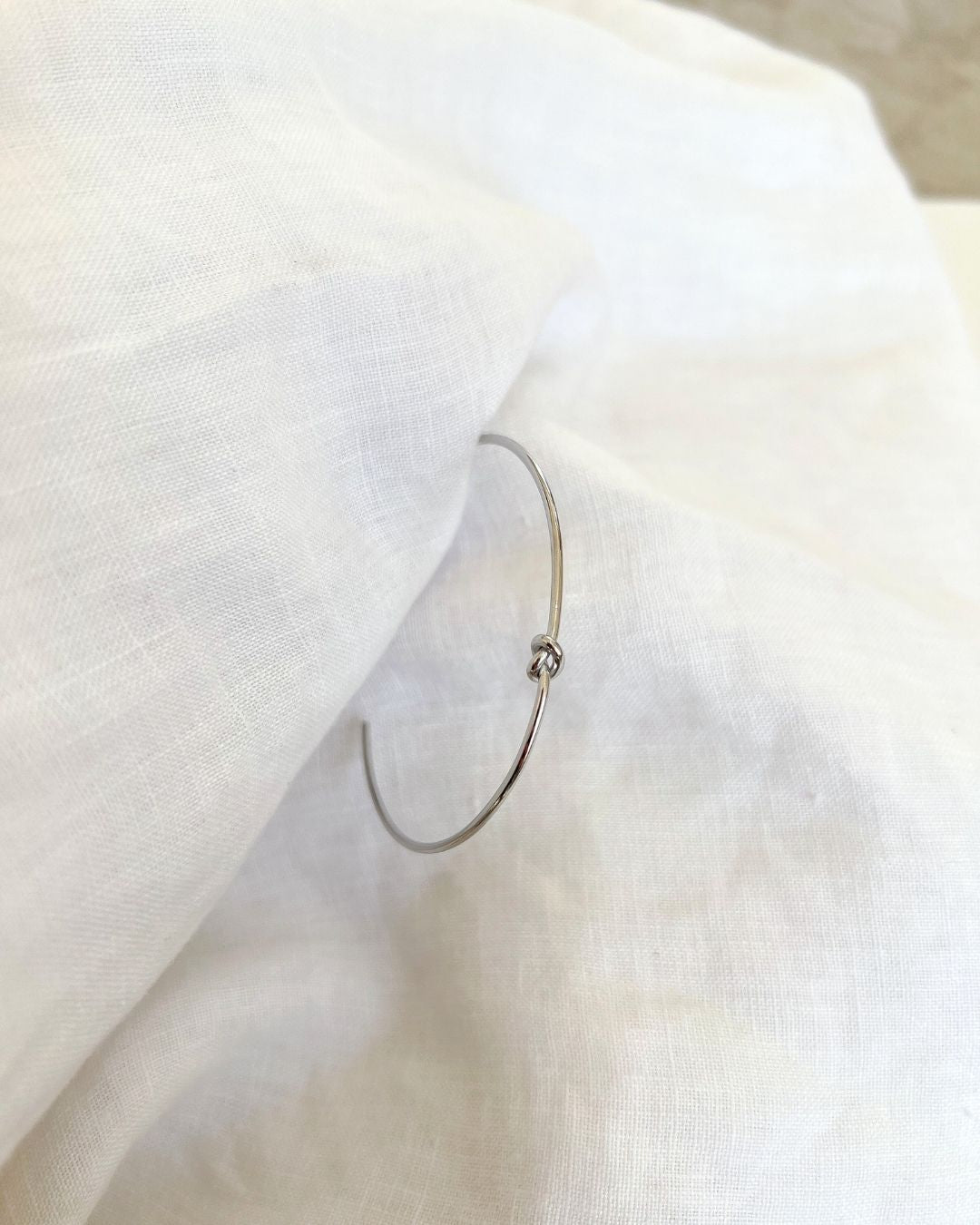 Dainty Knot 18K Gold Plated Bangle