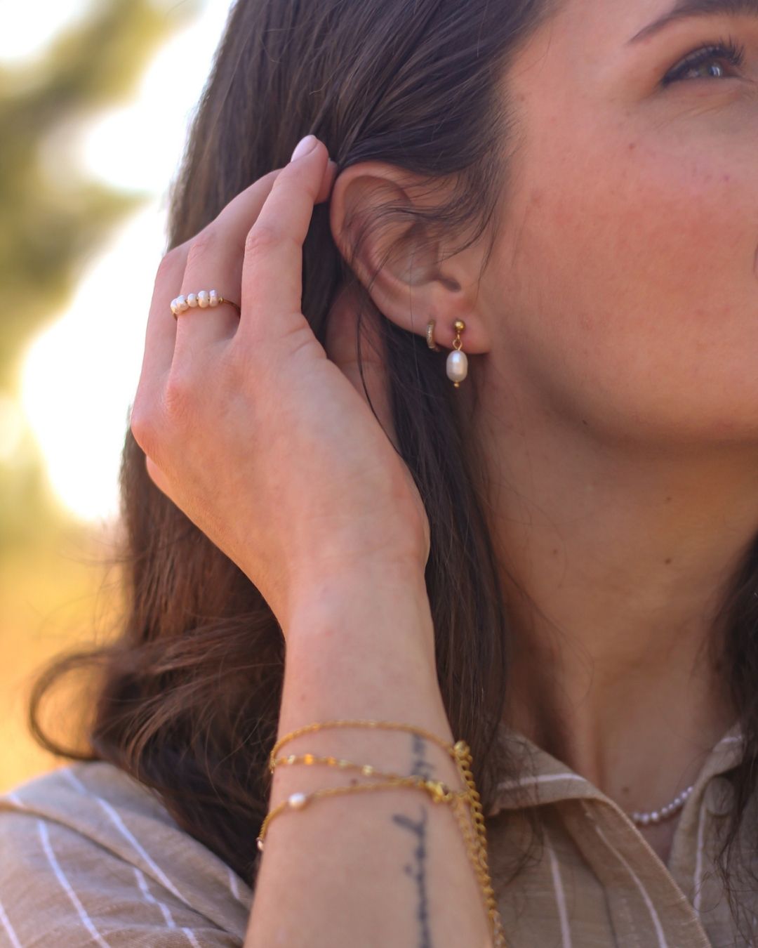 18k Gold Pearl Drops Studs