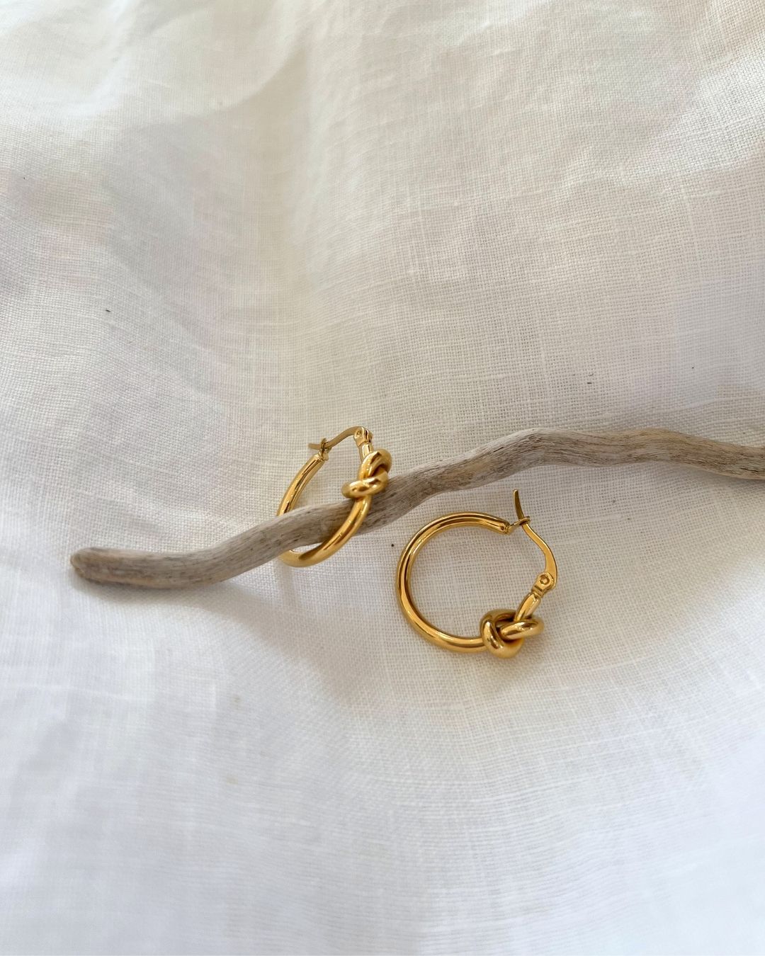 18k Gold Timeless Knot Hoop